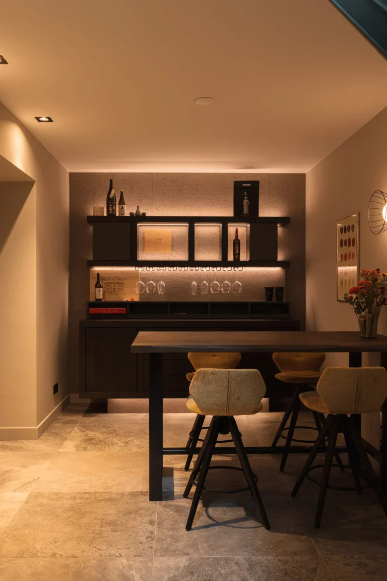 Luxe langgevelboerderij Someren onderkelderd en voorzien van bar