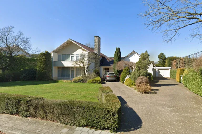 Bestaande woning Someren voor renovatie, straatzijde